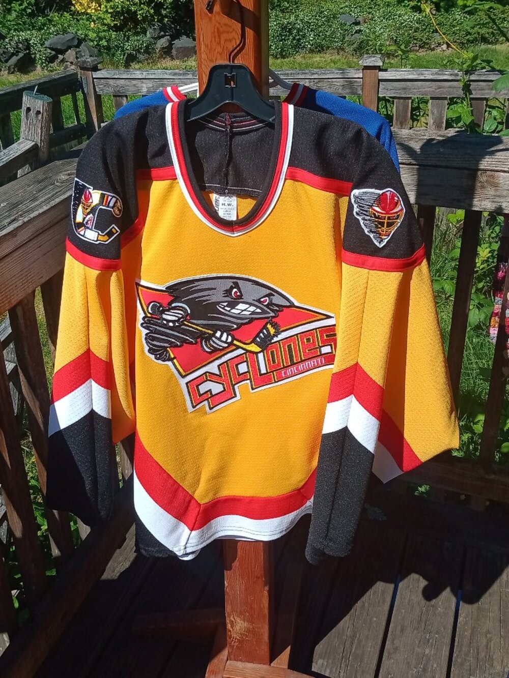 1990s Cincinnati Cyclones Bauer hockey jersey (M)